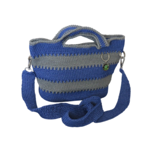 Handgehäkelte Tasche in Blau und Grau